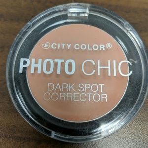 NWOB Photo Chic Dark Spot Corrector Concealer